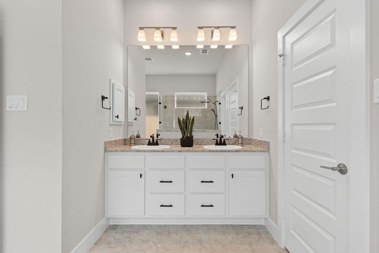 Bathroom, Dual Sink Vanities, Interior