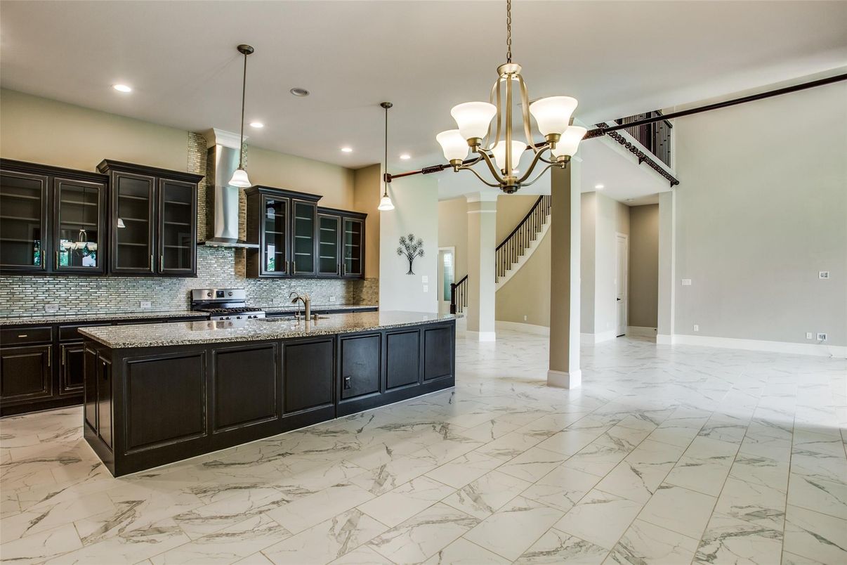 Chandelier, Interior, Kitchen, Marble, Pendant Lights, Recessed Lighting