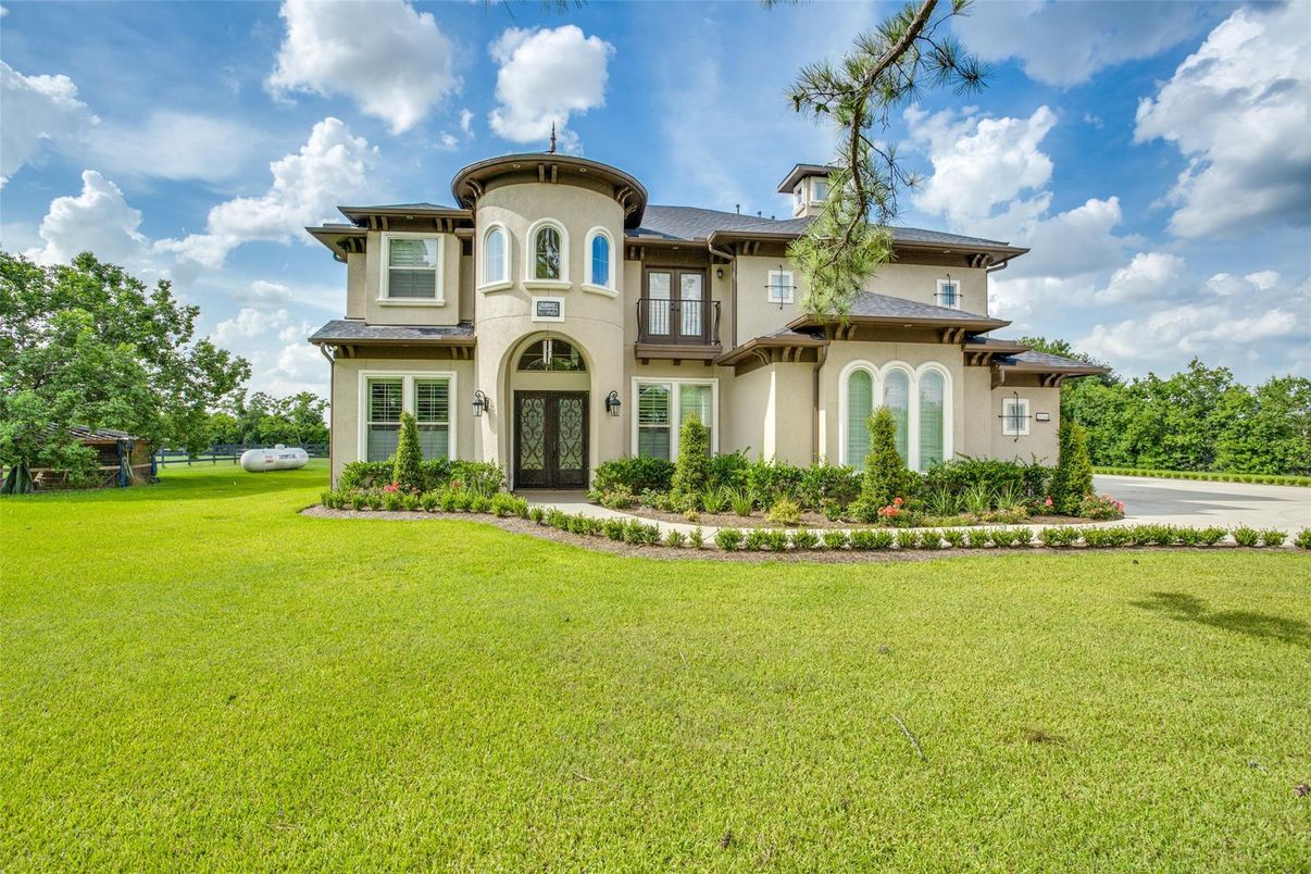 Backyard, Exterior, Facade, Mediterranean