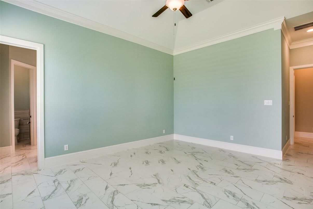 Empty room, Interior, Marble, Recessed Lighting