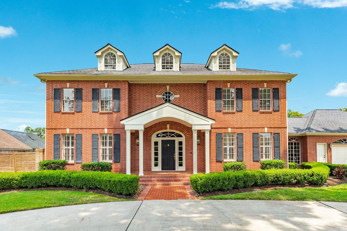 Exterior, Facade, Brick Facade, Georgian