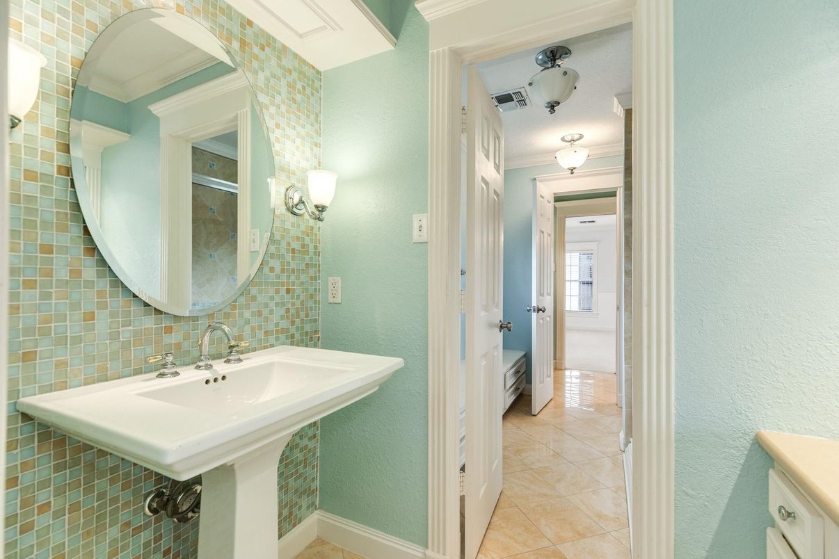 Bathroom, Interior