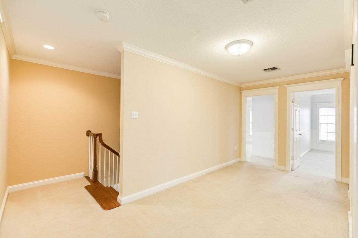 Empty room, Interior, Recessed Lighting