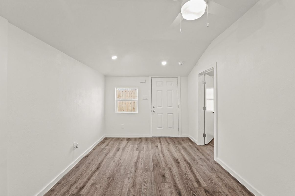 Empty room, Interior, Recessed Lighting, Wood Texture Flooring