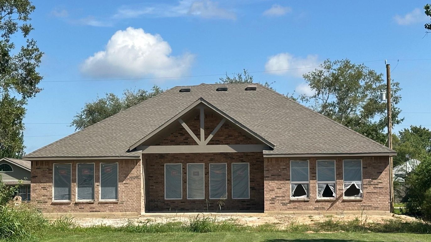 Exterior, Facade, Brick Facade, Ranch