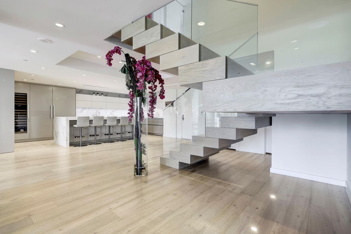 Interior, Recessed Lighting, Wood Texture Flooring