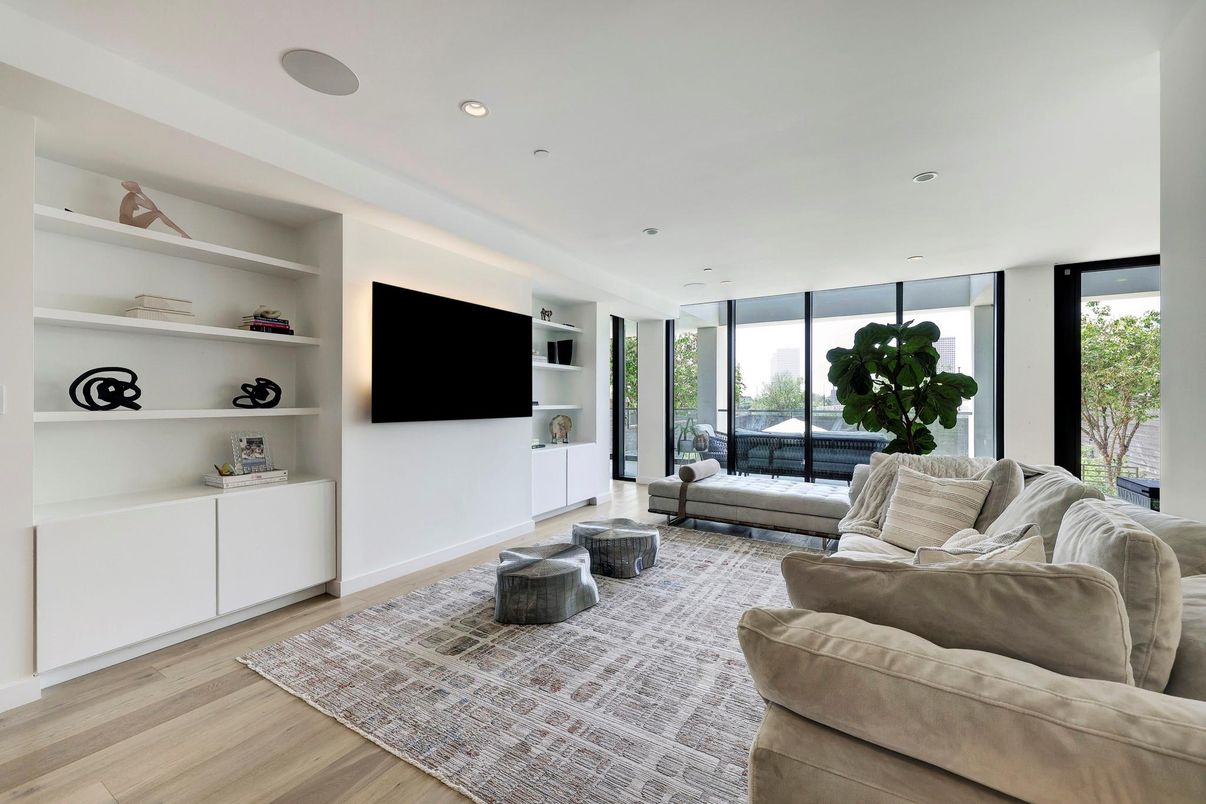 Interior, Living room, Recessed Lighting, Wood Texture Flooring