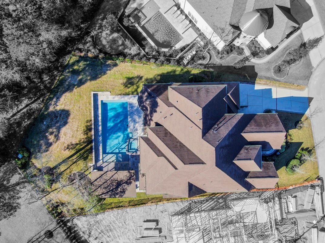 Exterior, Drone