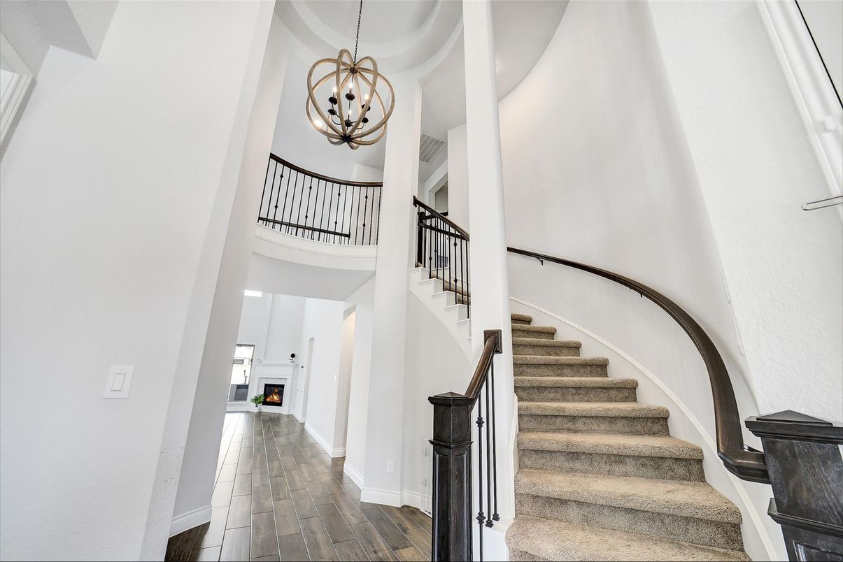 Interior, Pendant Lights, Wood Texture Flooring
