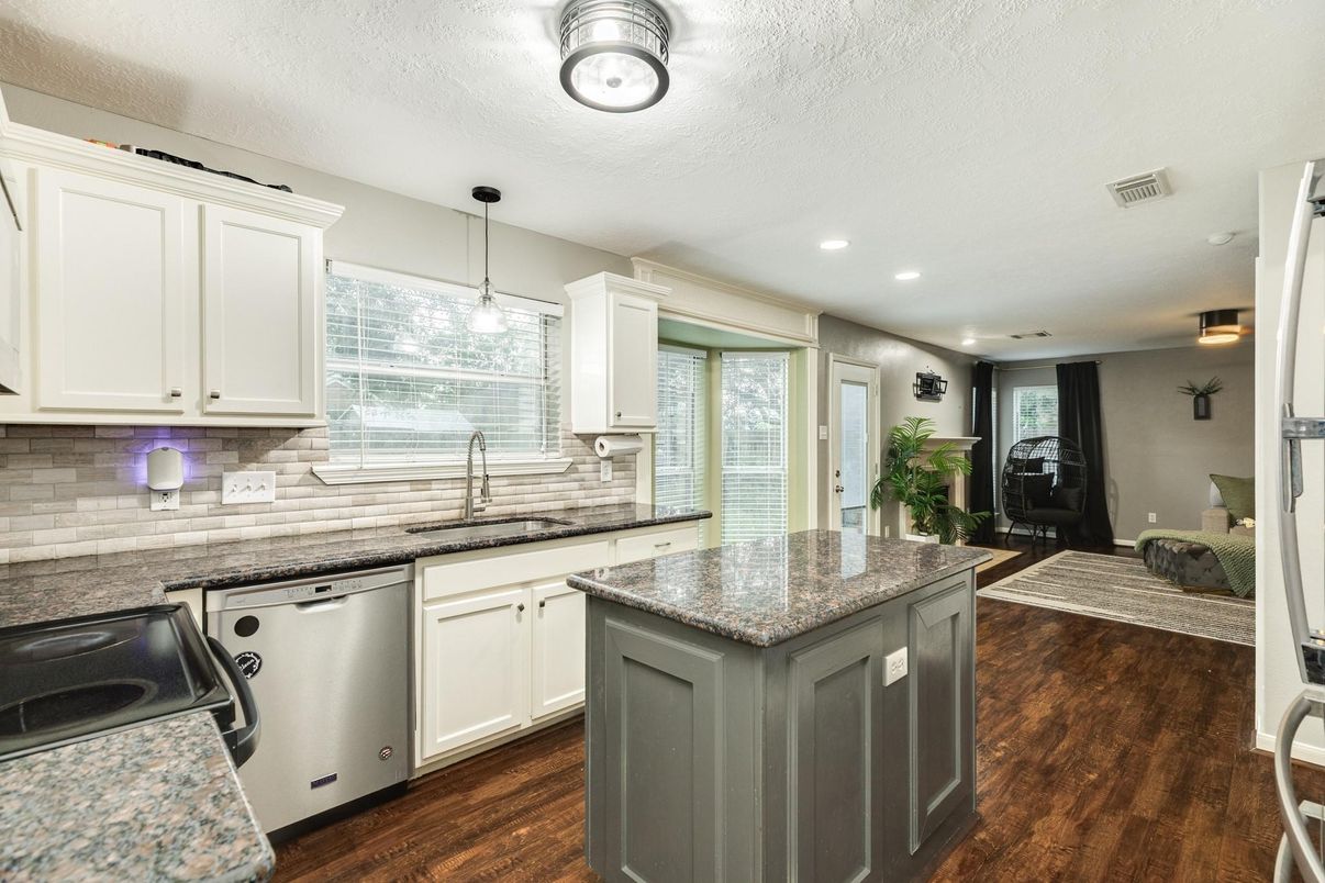 Interior, Kitchen, Pendant Lights, Recessed Lighting, Wood Texture Flooring