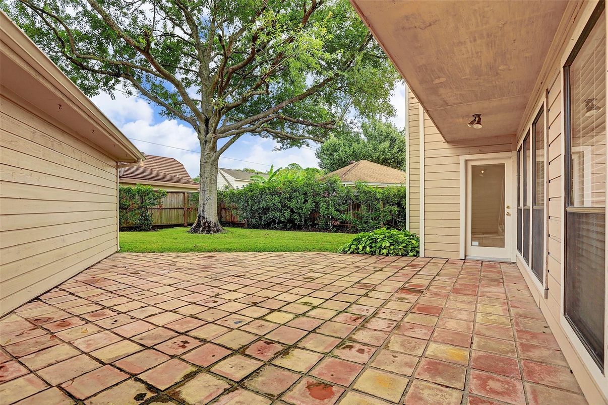 Backyard, Exterior