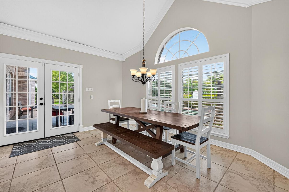 Chandelier, Dining room, Interior