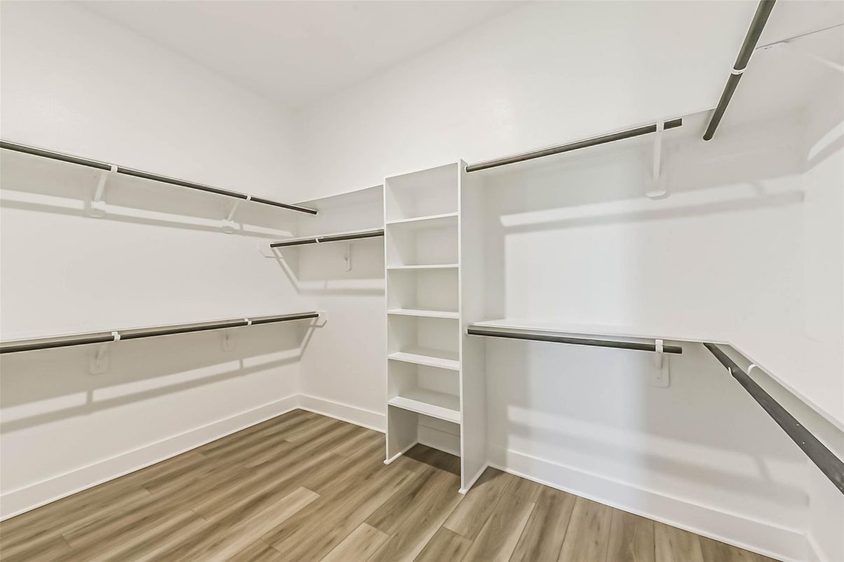 Interior, Walk-in Closets, Wood Texture Flooring