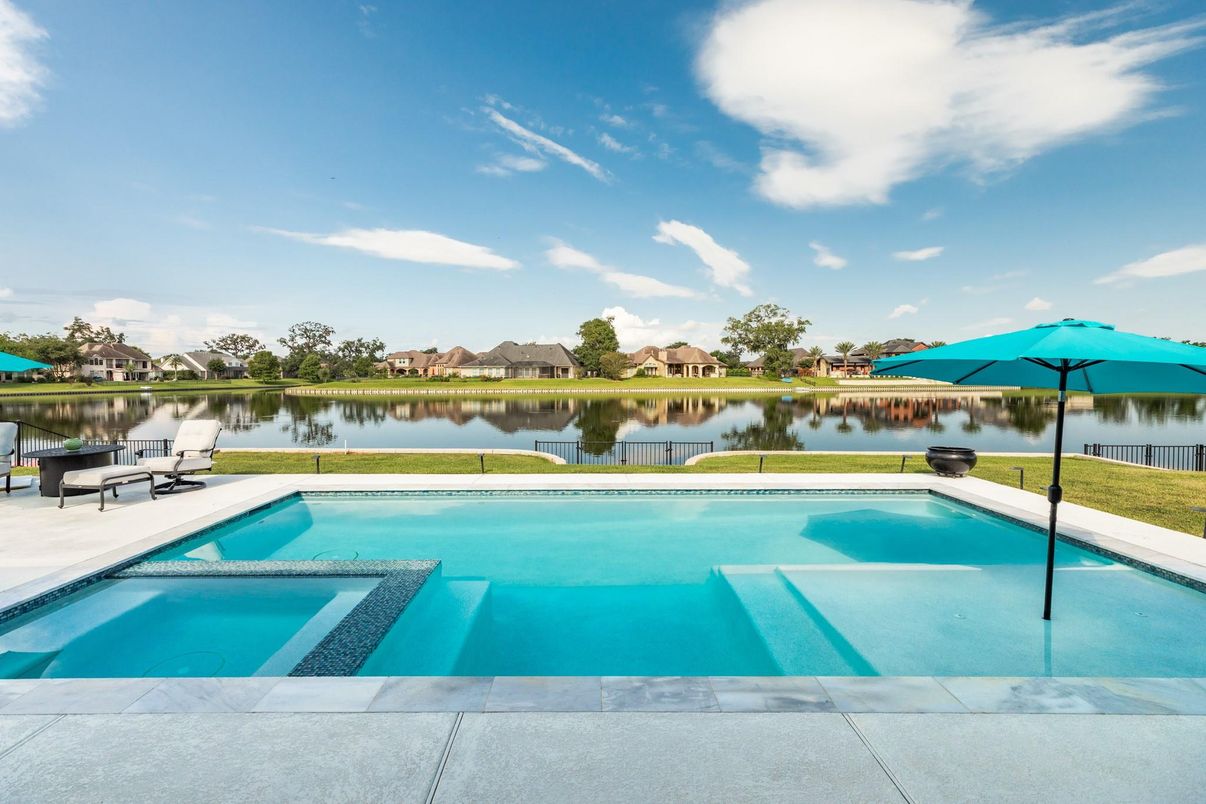 Exterior, Pool, Water