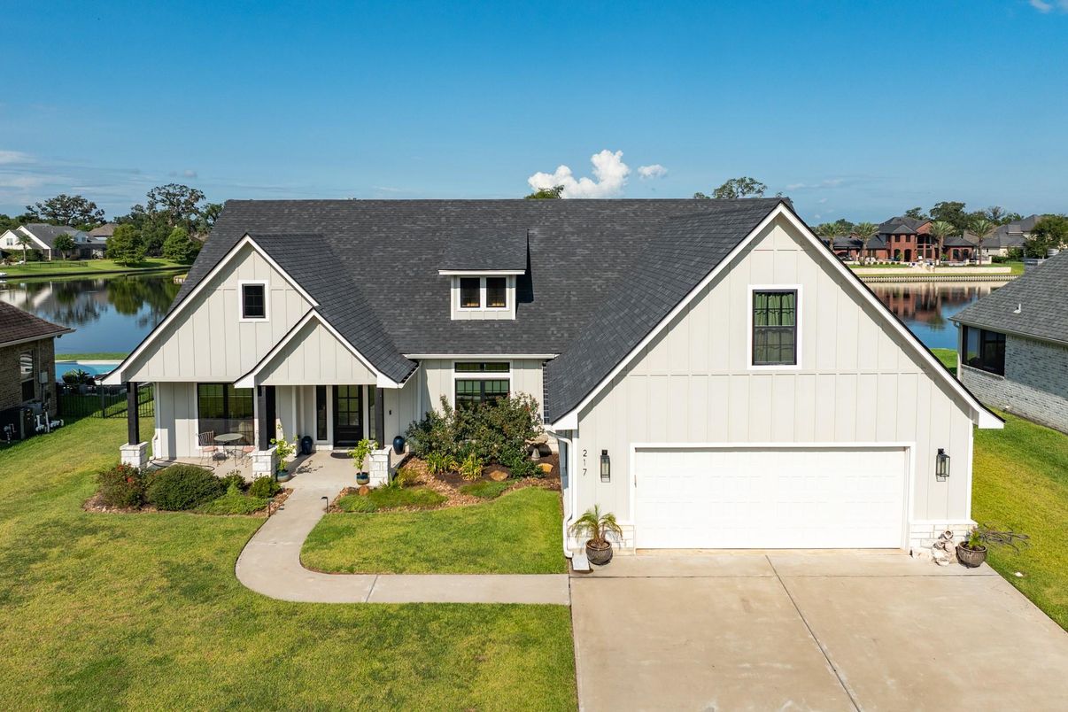 Attached, Exterior, Facade, Water, Farmhouse