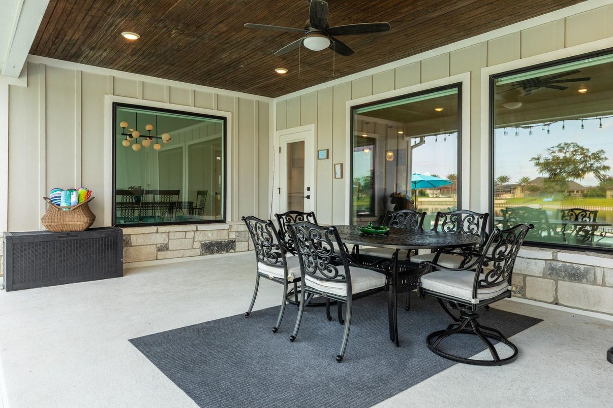 Exterior, Recessed Lighting, Water