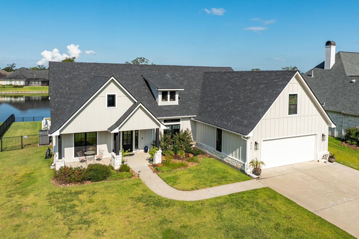 Attached, Exterior, Facade, Water, Farmhouse