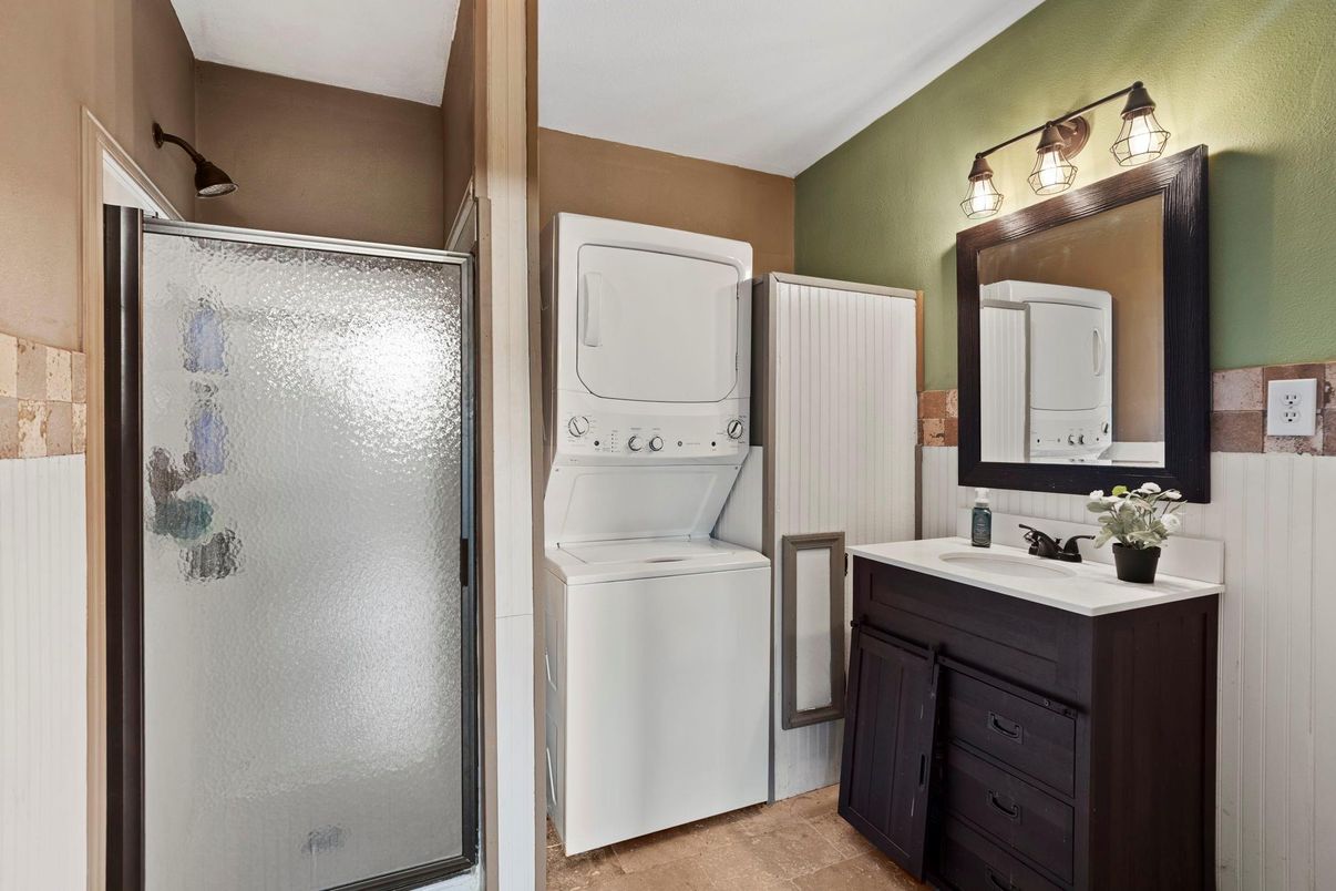 Bathroom, Interior, Utility Closets, Washer