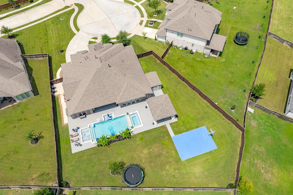 Exterior, Drone