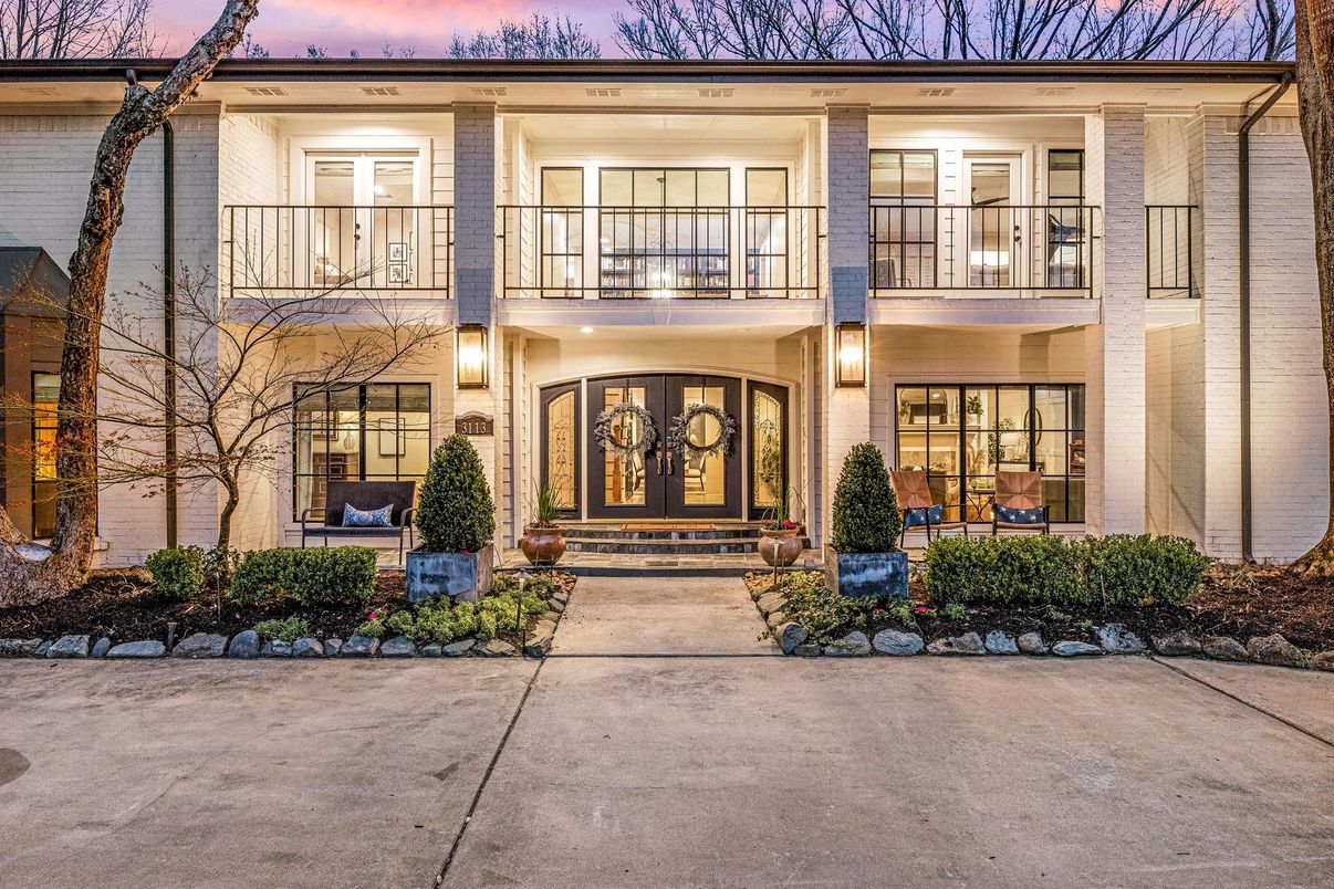 Exterior, Facade, French Provincial