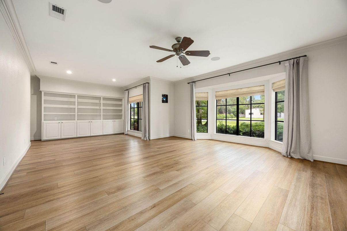 Empty room, Interior, Recessed Lighting, Wood Texture Flooring