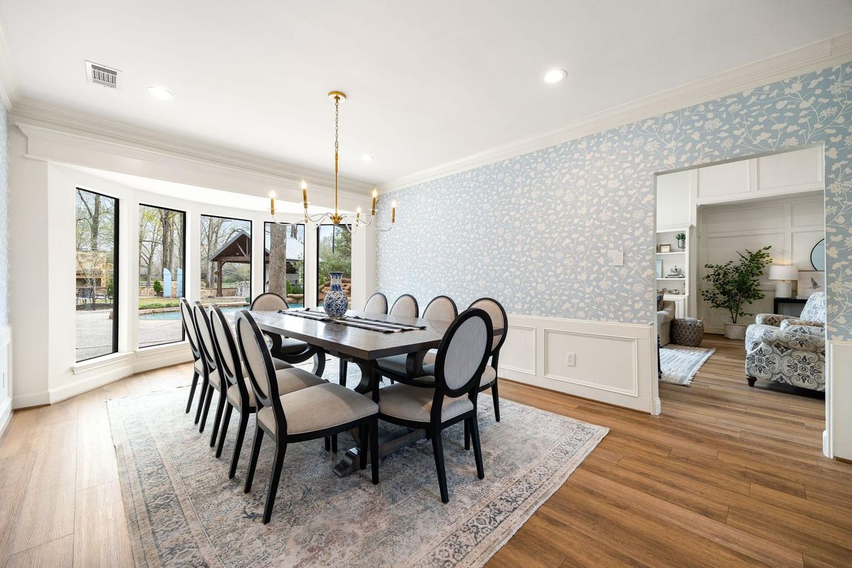 Bedroom, Chandelier, Dining room, Interior, Pendant Lights, Recessed Lighting, Wood Texture Flooring