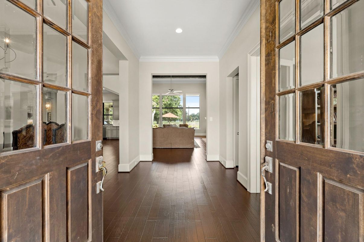 Interior, Pendant Lights, Recessed Lighting, Wood Texture Flooring