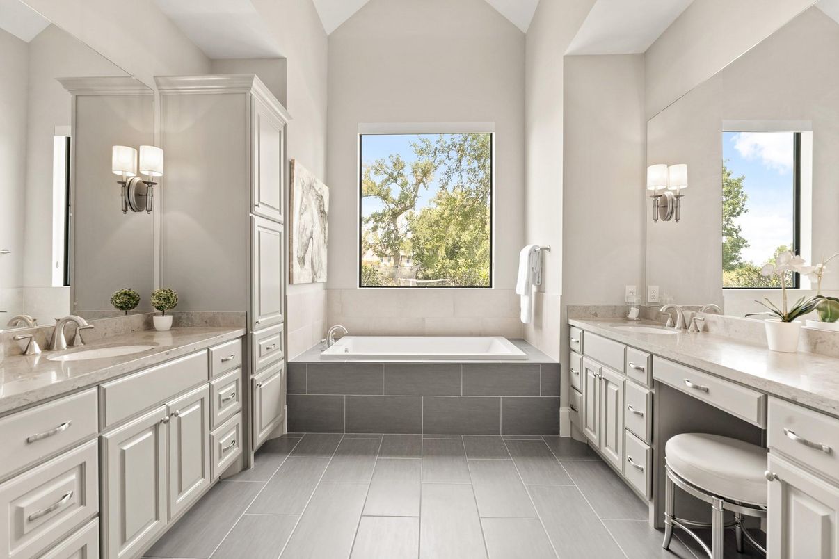 Bathroom, Dual Sink Vanities, Interior