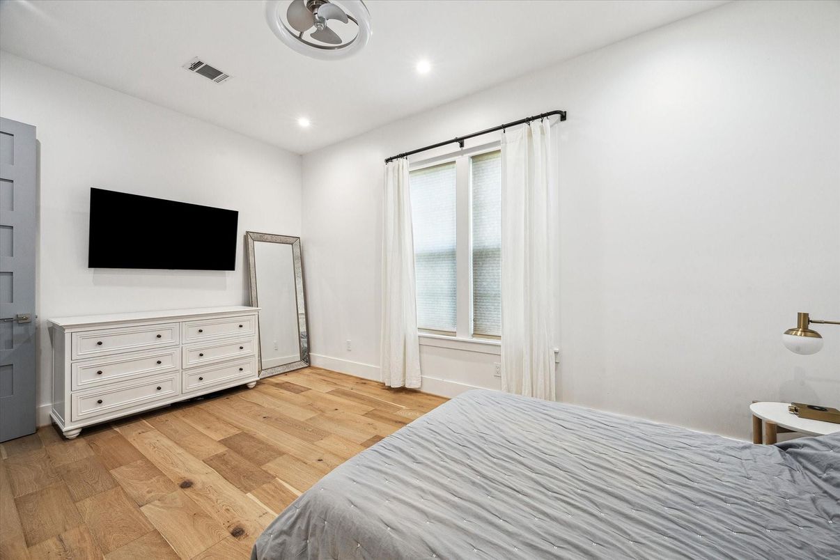 Bedroom, Interior, Recessed Lighting, Water, Wood Texture Flooring