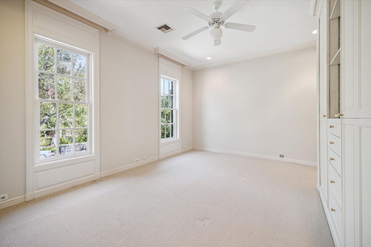 Empty room, Interior, Recessed Lighting