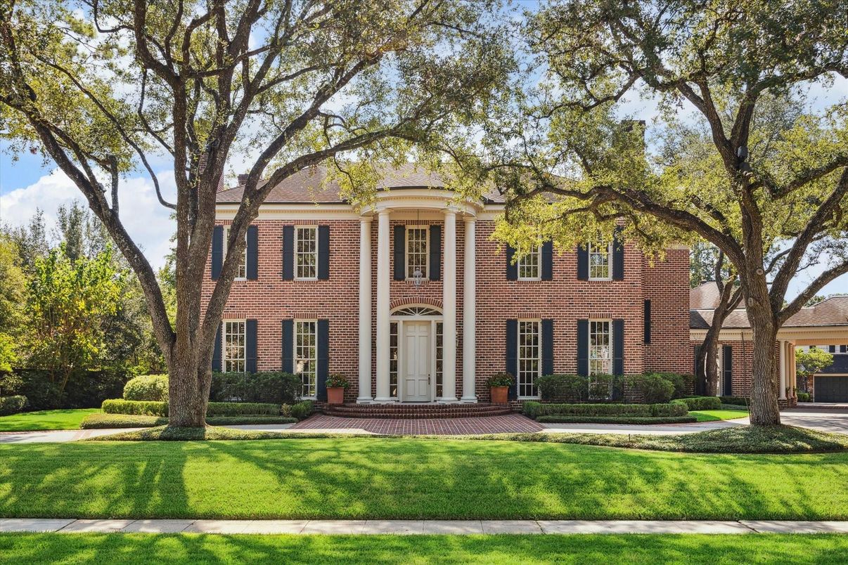 Backyard, Exterior, Facade, Brick Facade, Georgian