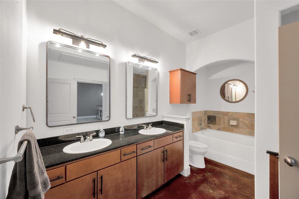 Bathroom, Dual Sink Vanities, Interior