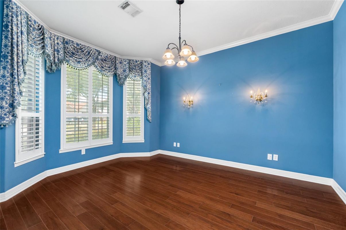 Empty room, Interior, Pendant Lights, Wood Texture Flooring