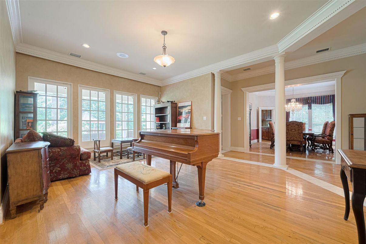 Chandelier, Dining room, Interior, Living room, Pendant Lights, Piano, Recessed Lighting, Wood Texture Flooring