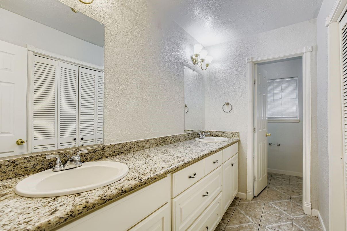 Bathroom, Dual Sink Vanities, Interior