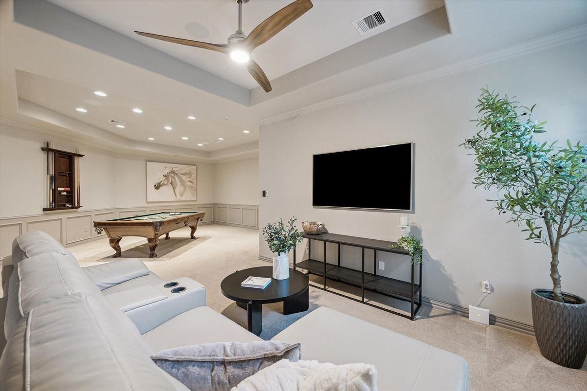 Billiard Table, Game Room, Interior, Living room, Recessed Lighting