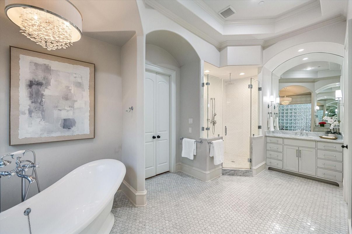 Bathroom, Chandelier, Free Standing Baths, Interior, Recessed Lighting