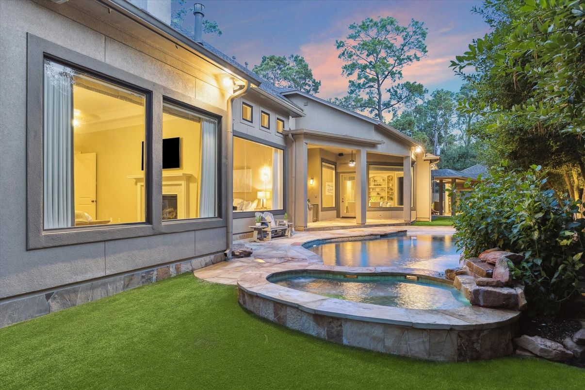 Exterior, Pool