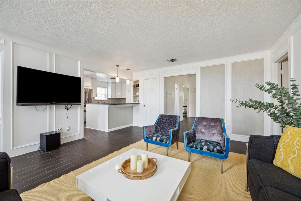 Interior, Kitchen, Pendant Lights, Wood Texture Flooring