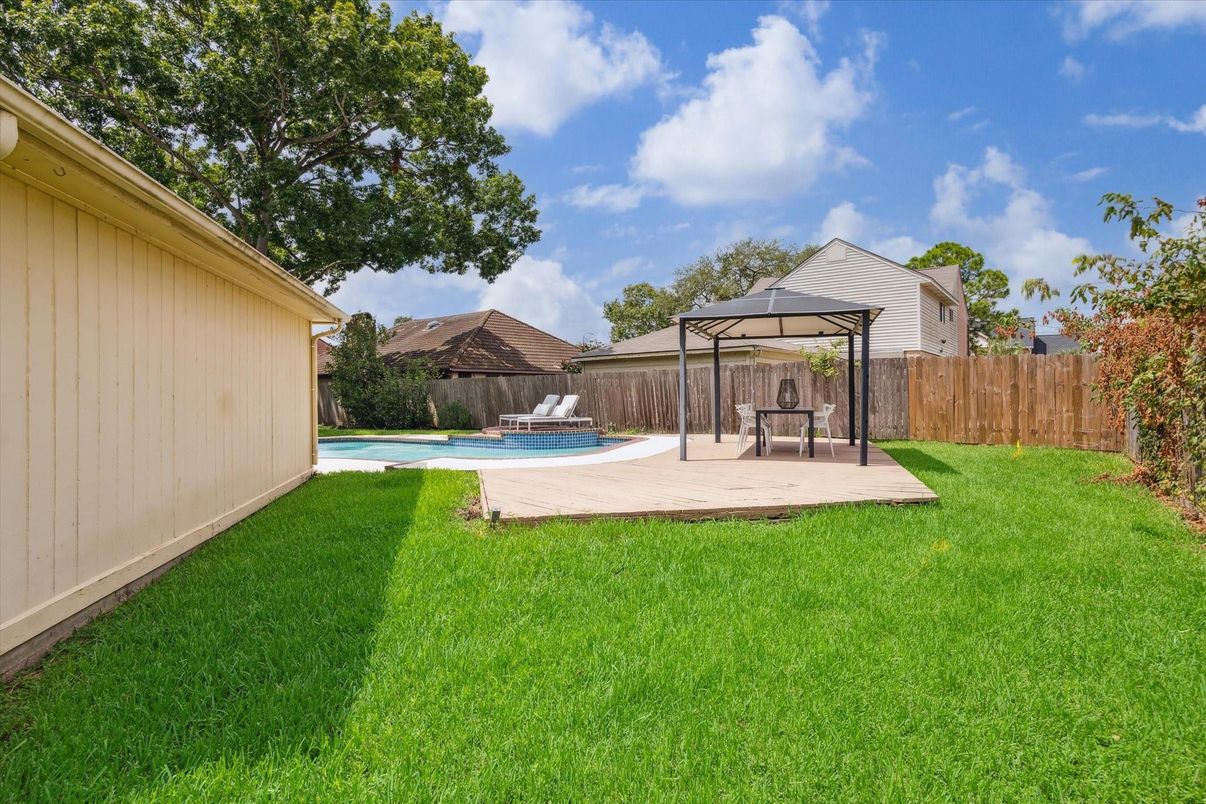 Backyard, Exterior, Pool