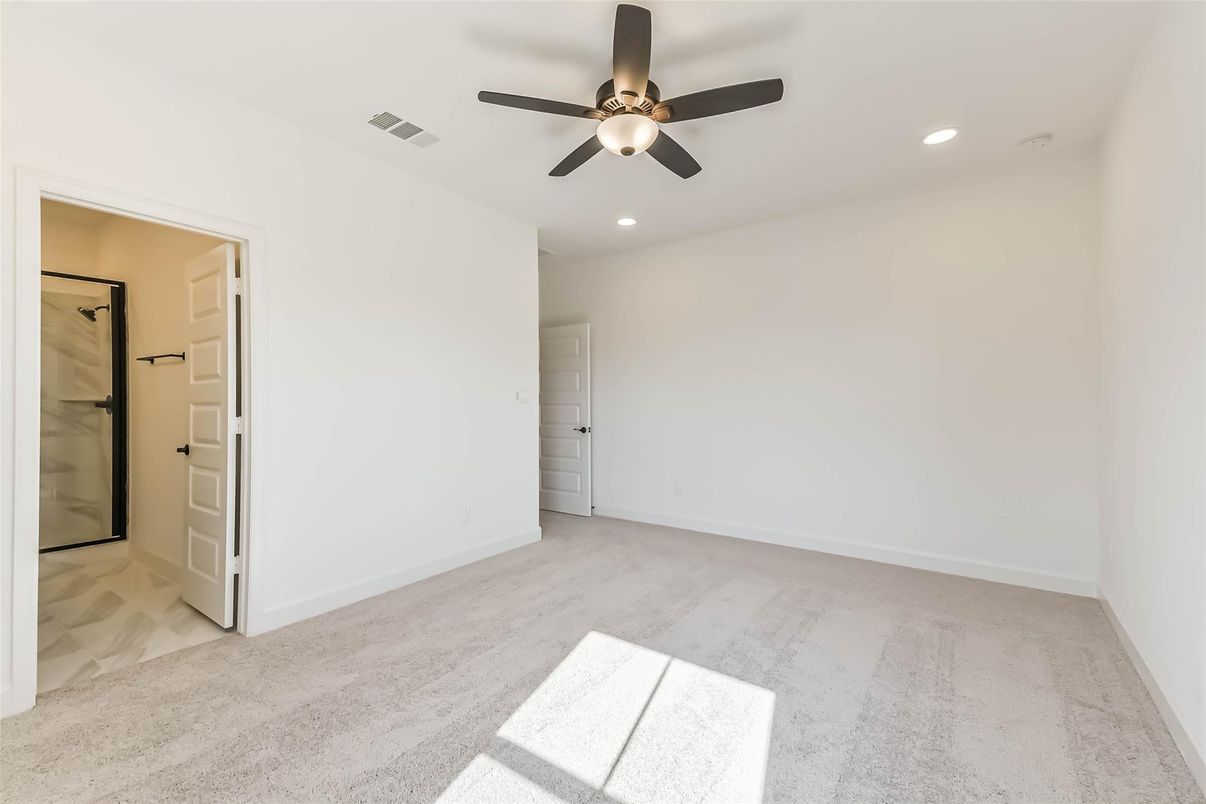 Bathroom, Empty room, Interior, Recessed Lighting