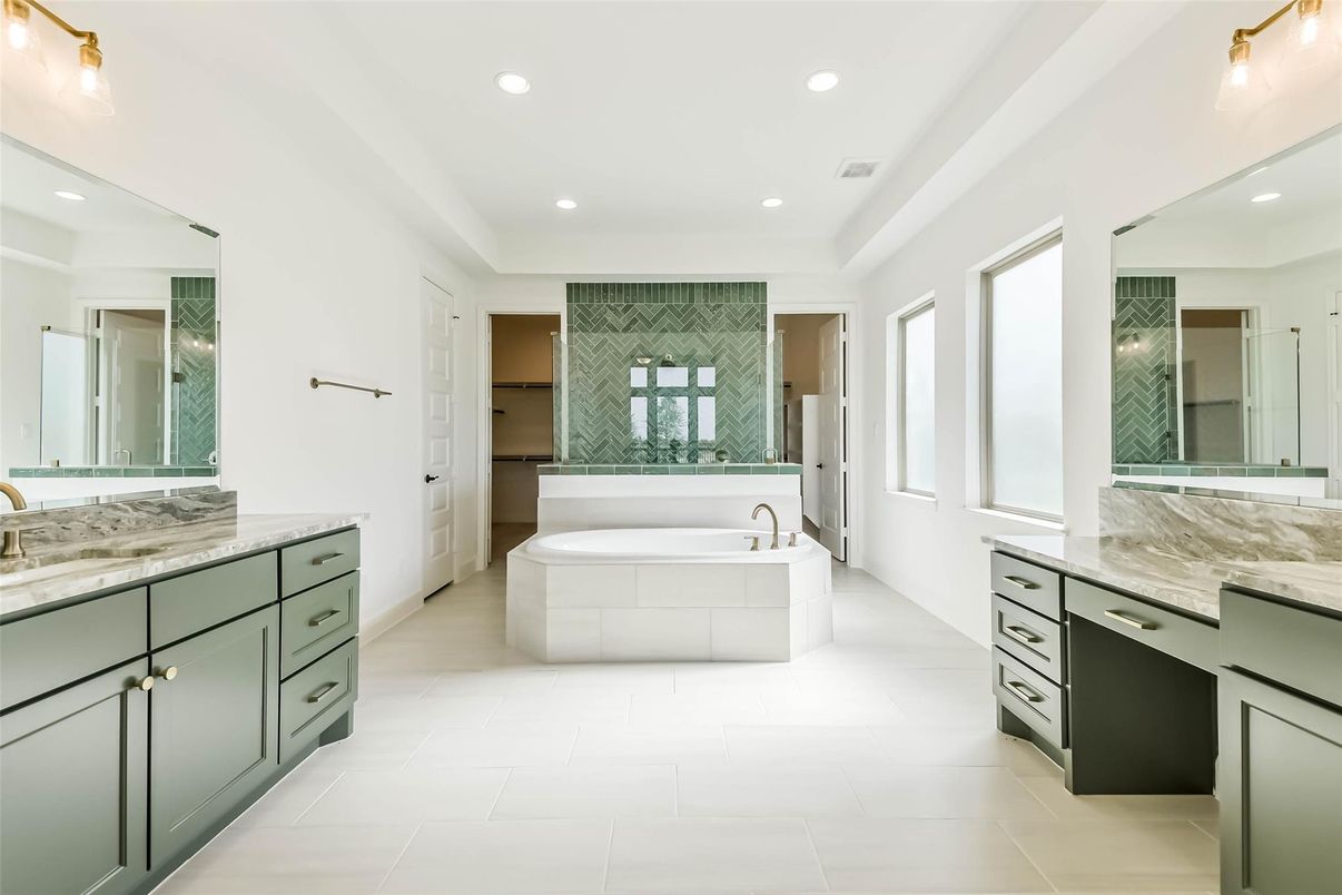 Bathroom, Dual Sink Vanities, Interior, Recessed Lighting