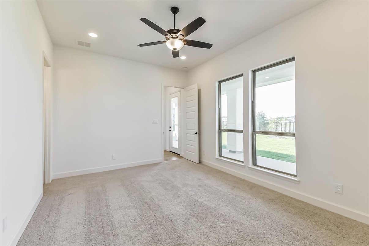 Empty room, Interior, Recessed Lighting
