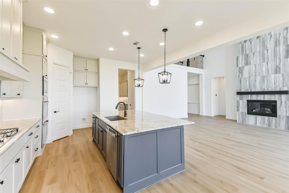 Fireplace, Interior, Kitchen, Pendant Lights, Recessed Lighting, Wood Texture Flooring