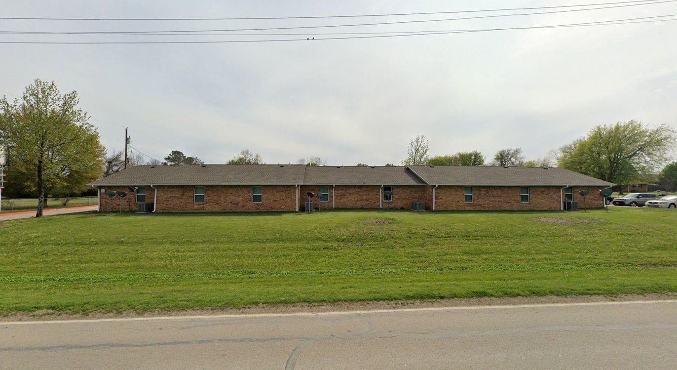 Exterior, Facade, Brick Facade, Ranch