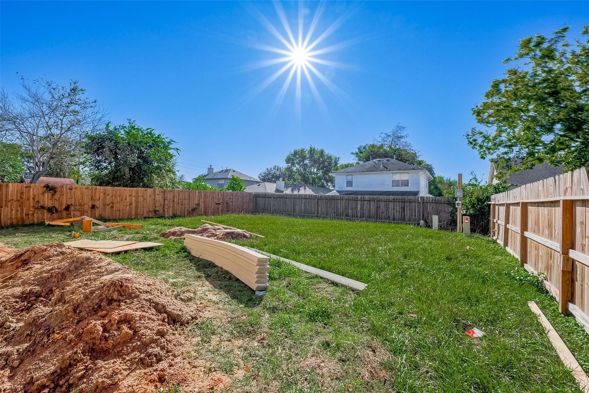 Backyard, Exterior