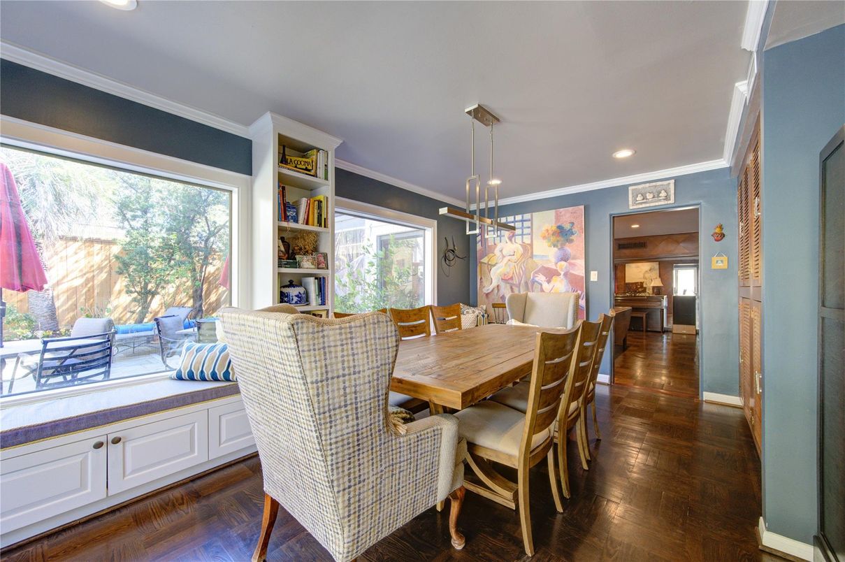 Dining room, Interior, Pendant Lights, Recessed Lighting, Wood Texture Flooring