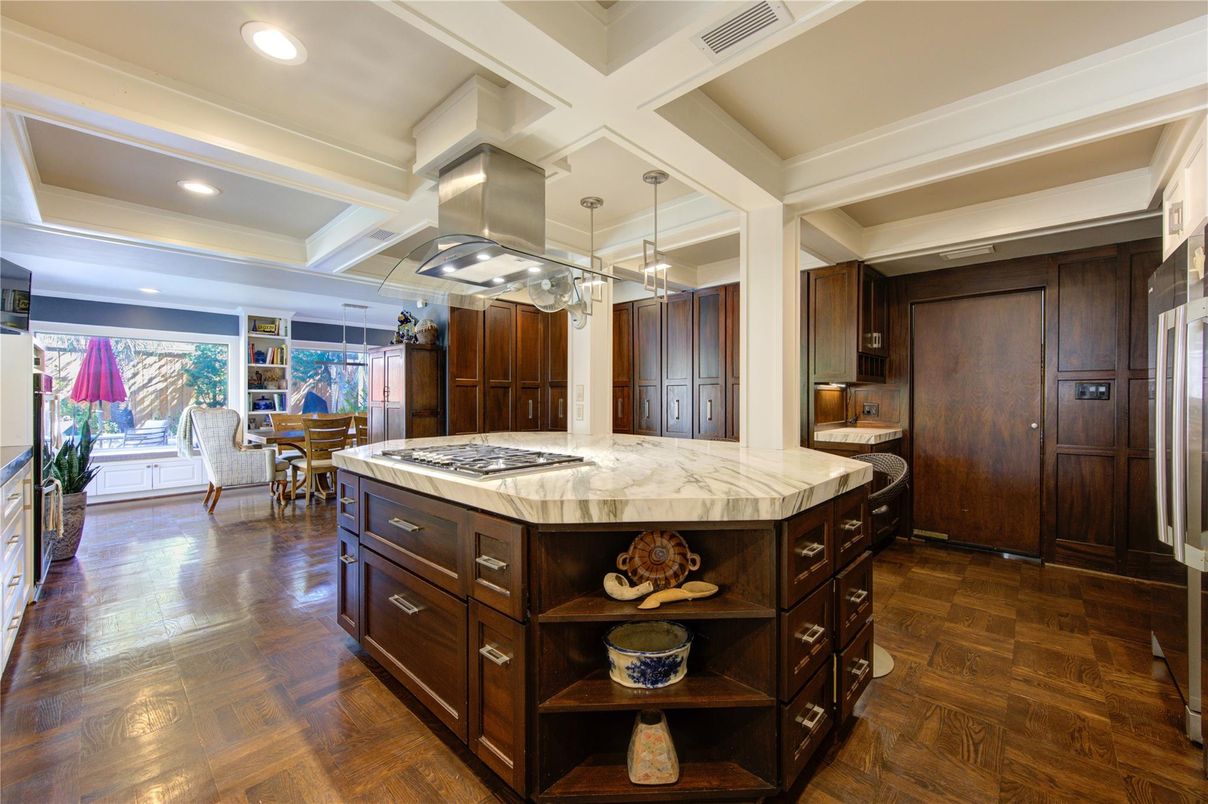 Dining room, Interior, Kitchen, Pendant Lights, Recessed Lighting, Wood Texture Flooring