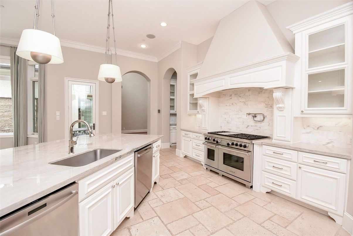 Interior, Kitchen, Pendant Lights, Recessed Lighting, Stainless Steel Appliances