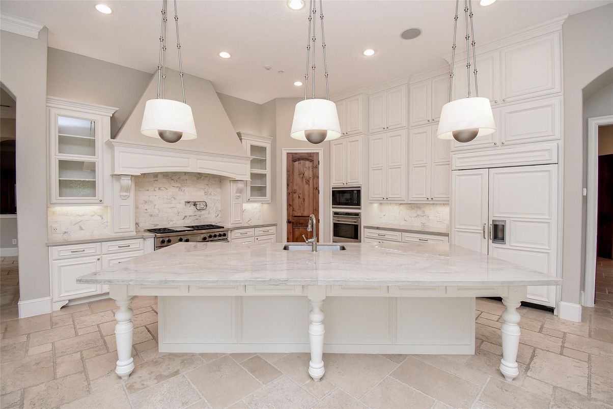 Interior, Kitchen, Pendant Lights, Recessed Lighting, Stainless Steel Appliances